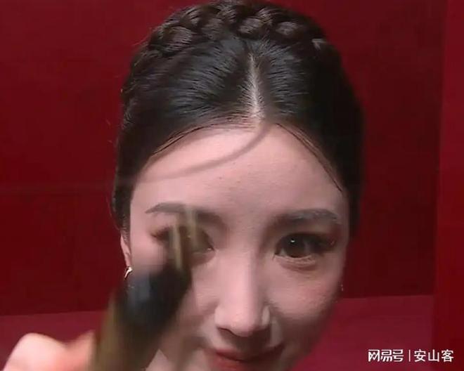 签吓坏杨幂不敢露脸只有赵今麦扛住了！PG电子麻将胡了2试玩芭莎之夜被镜头(图7)